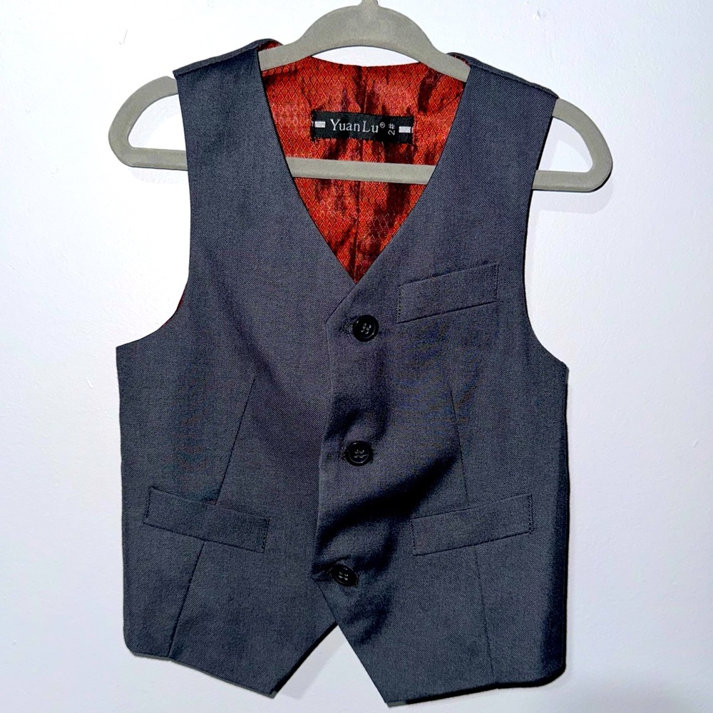 Toddler boy, gray suit vest, actual pockets, fully lined perfect for the holiday